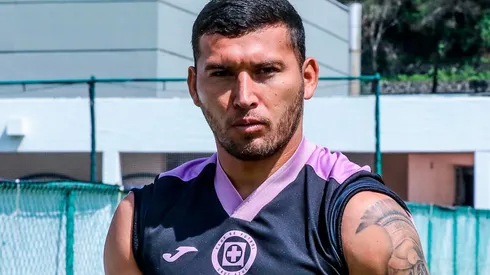 Juan Escobar continúa en su recuperación con Cruz Azul.