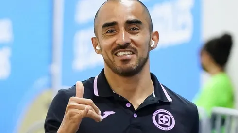 Rafa Baca a su llegada al Azteca, siempre luciendo alegre pese a las críticas.