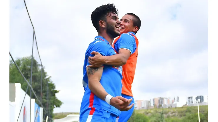 Derbez celebrando su gol.