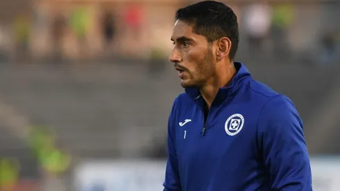 Jesús Corona en un partido con Cruz Azul
