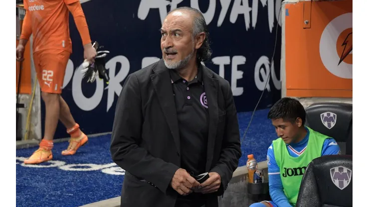 Potro Gutiérrez sumó su primera derrota con Cruz Azul.