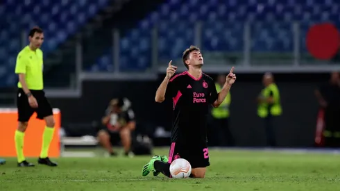 Santi marcó doblete en su debut en la Europa League.