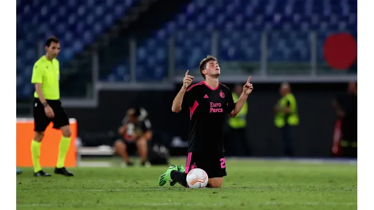 Santi marcó doblete en su debut en la Europa League.