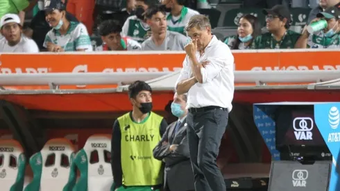 El entrenador uruguayo fue cesado del cargo apenas meses después de su llegada