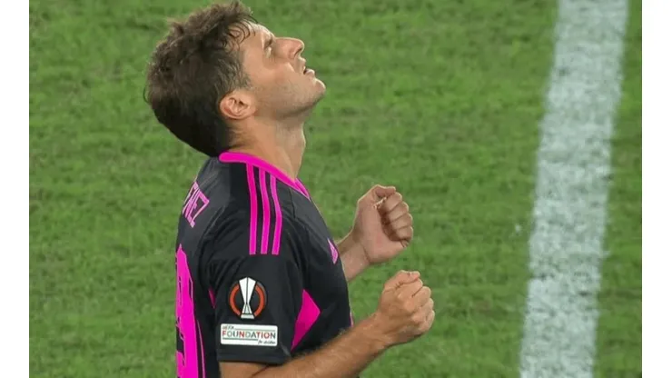 Santi Giménez firmó su primer gol en la Europa League con el Feyenoord.