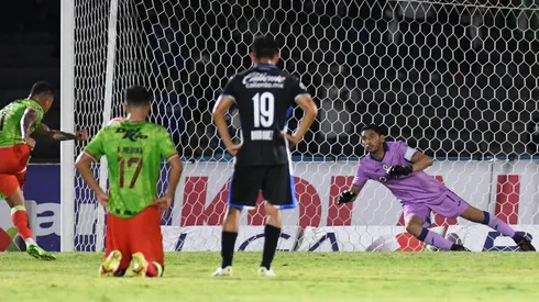 Corona no pudo parar el gol del empate.