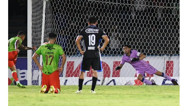 Corona no pudo parar el gol del empate.
