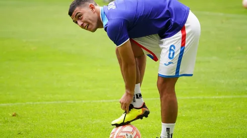 Erik Lira durante el entrenamiento celeste.