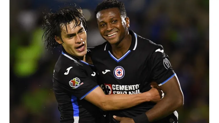 La Máquina ya estrenó el uniforme negro.
