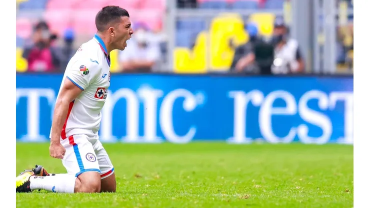 Erik Lira en el duelo ante Querétaro