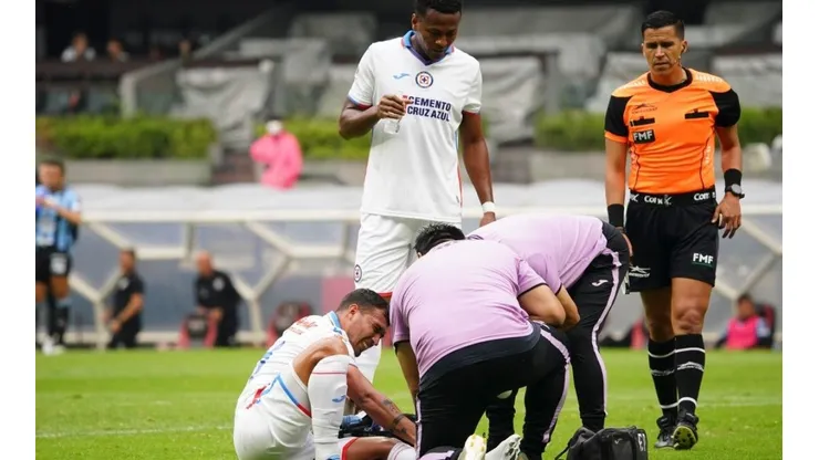 Erik Lira en el duelo ante Querétaro