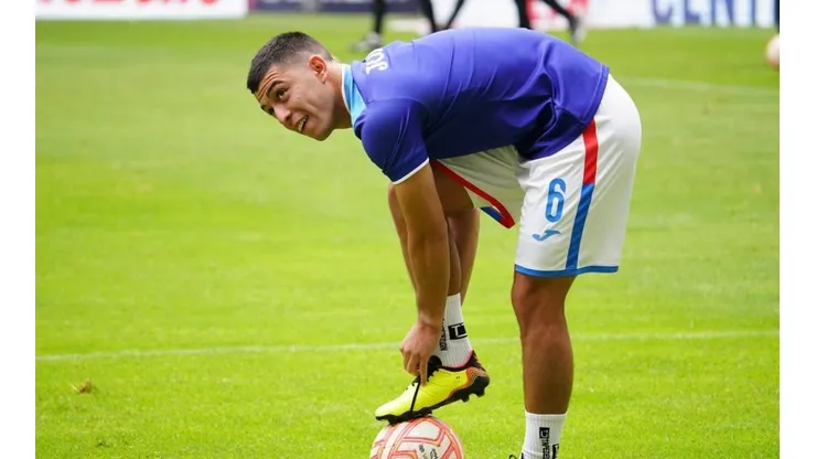 Erik Lira en un partido de Cruz Azul