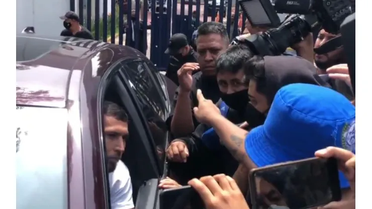 Aficionados se acercaron a Escobar, de forma tranquila, pero intimidatoria a la vez.