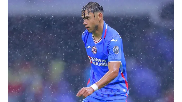 Ángel Romero todavía no ha renovado con Cruz Azul.