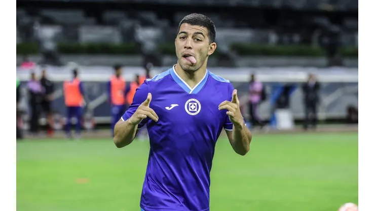 Erik Lira en el duelo ante Xolos
