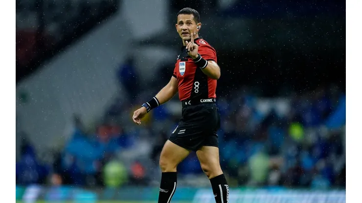 Diego Montaño, árbitro central.