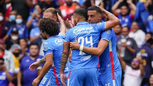 Funes celebra con sus compañeros