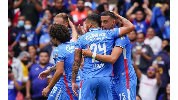 Funes celebra con sus compañeros