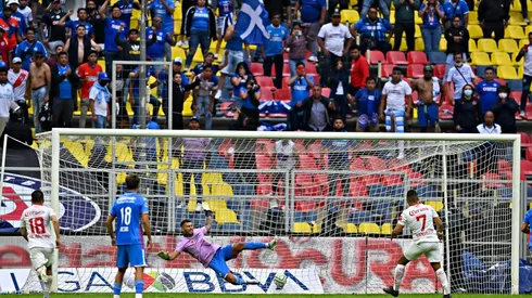 La afición se da cita en el Azteca.