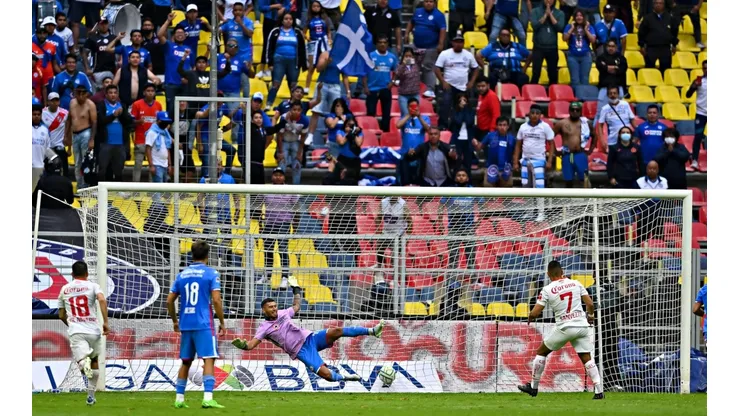 La afición se da cita en el Azteca.