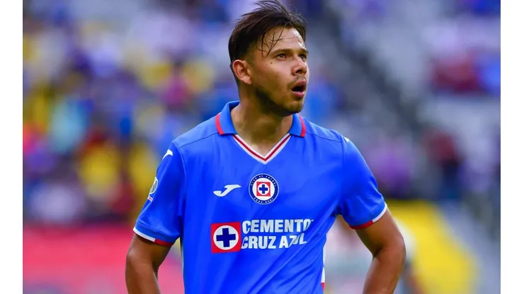 Ángel Romero todavía no ha renovado con Cruz Azul.