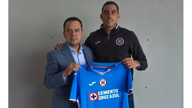 El delantero firmó su contrato por un año