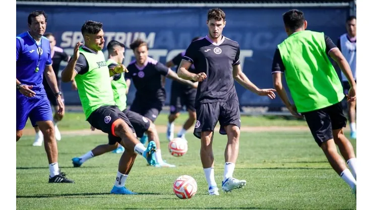 Santiago Giménez e Iván Morales