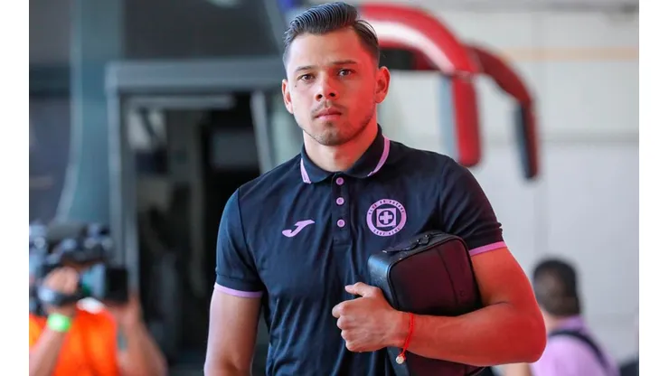 Cruz Azul busca renovar cuanto antes a Ángel Romero.