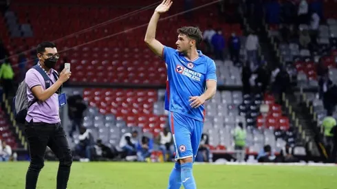 Santiago Giménez en su último partido en el Azteca