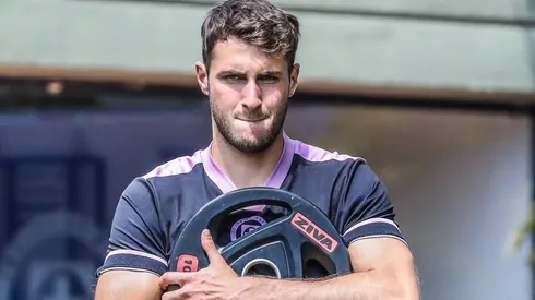 Santiago Giménez está a una firma de salir del club