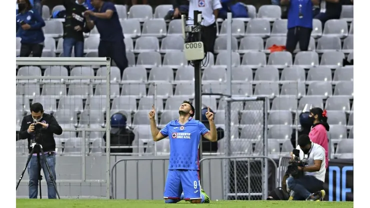 El delantero se ha erigido como la figura del gol en Cruz Azul