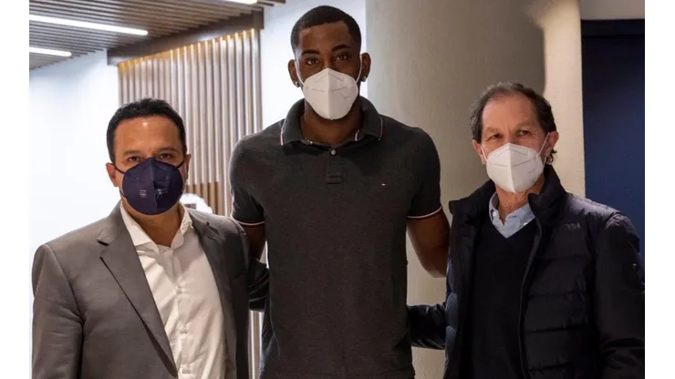Gonzalo Carneiro ya fue anunciado como jugador de Cruz Azul.