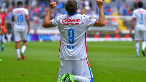 Santi marca su tercer gol del torneo.
