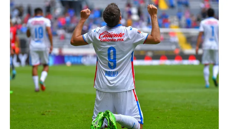 Santi marca su tercer gol del torneo.