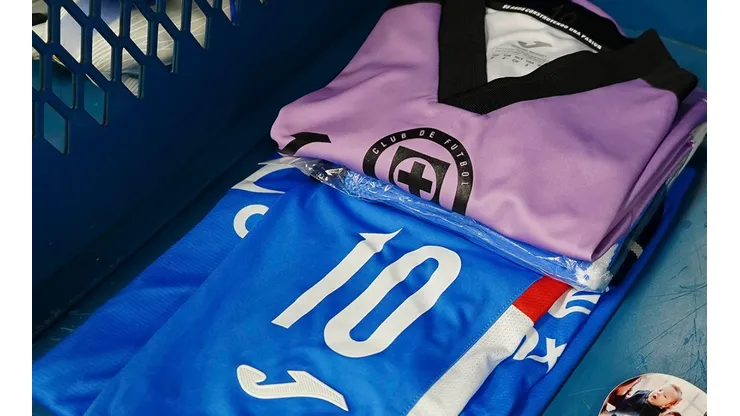 Cruz Azul solo había jugado con el uniforme de local este semestre.