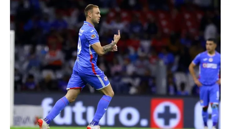 Carlos Rotondi en su debut con Cruz Azul