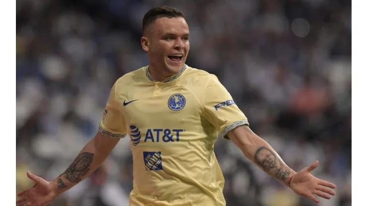 El delantero uruguayo debutó por todo lo alto