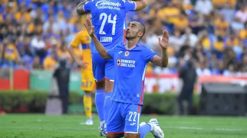 Rafael Baca en un partido con Cruz Azul