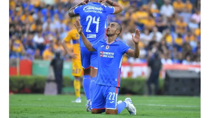Rafael Baca en un partido con Cruz Azul