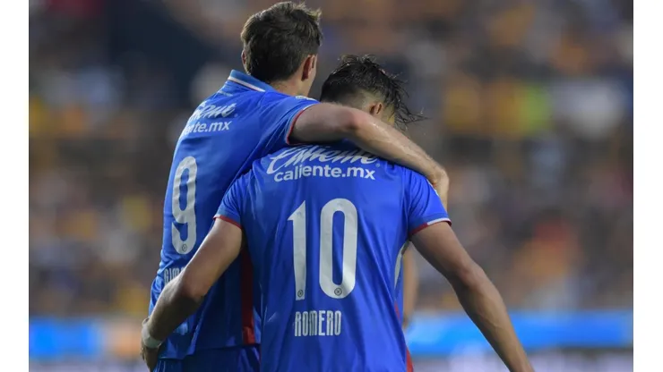 Santi Giménez y Ángel Romero anotaron en el triunfo de Cruz Azul.