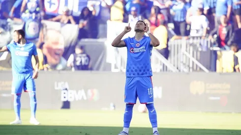 Ángel Romero con Cruz Azul en la Supercopa de la Liga MX 2022