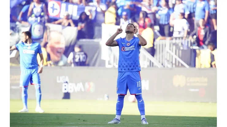Ángel Romero con Cruz Azul en la Supercopa de la Liga MX 2022