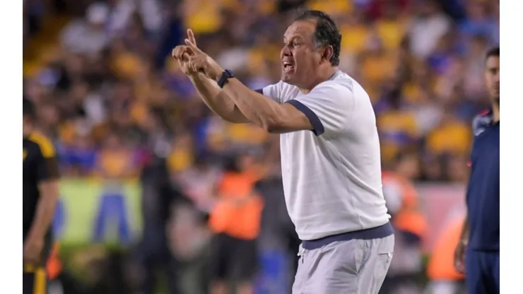 Reynoso fue el técnico que hizo campeón a Cruz Azul después de 23 años.
