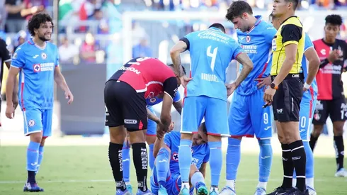 Antuna se tira al césped y no puede seguir más