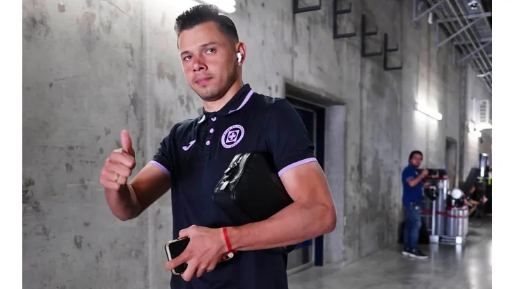 Ángel Romero finaliza contrato con Cruz Azul este año.