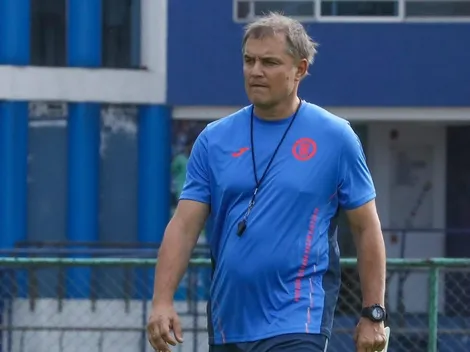 "Estamos un poquito demorados": Aguirre sobre los fichajes