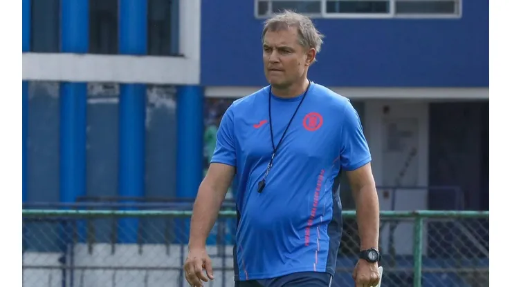 El entrenador uruguayo compareció ante los medios de comunicación en la previa de la Supercopa
