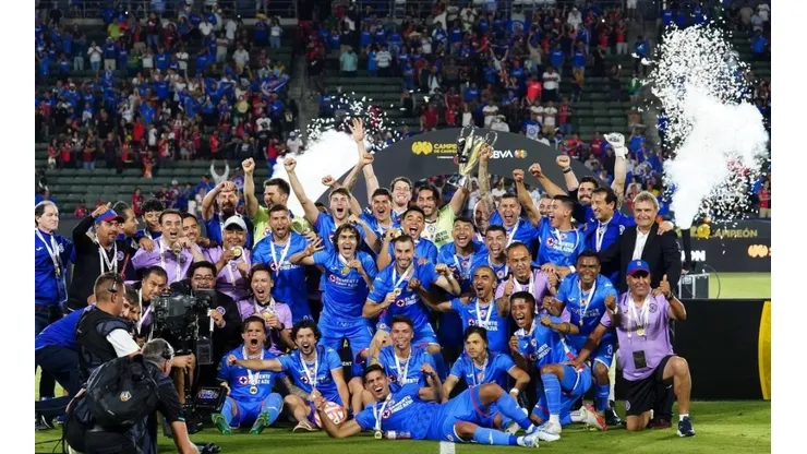 Cruz Azul celebra el título de la Supercopa de la Liga