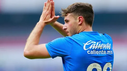 El delantero mexicano es una de las bases del futuro cementero