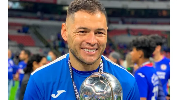 Pablo Aguilar se marchó de Cruz Azul después de cuatro años.